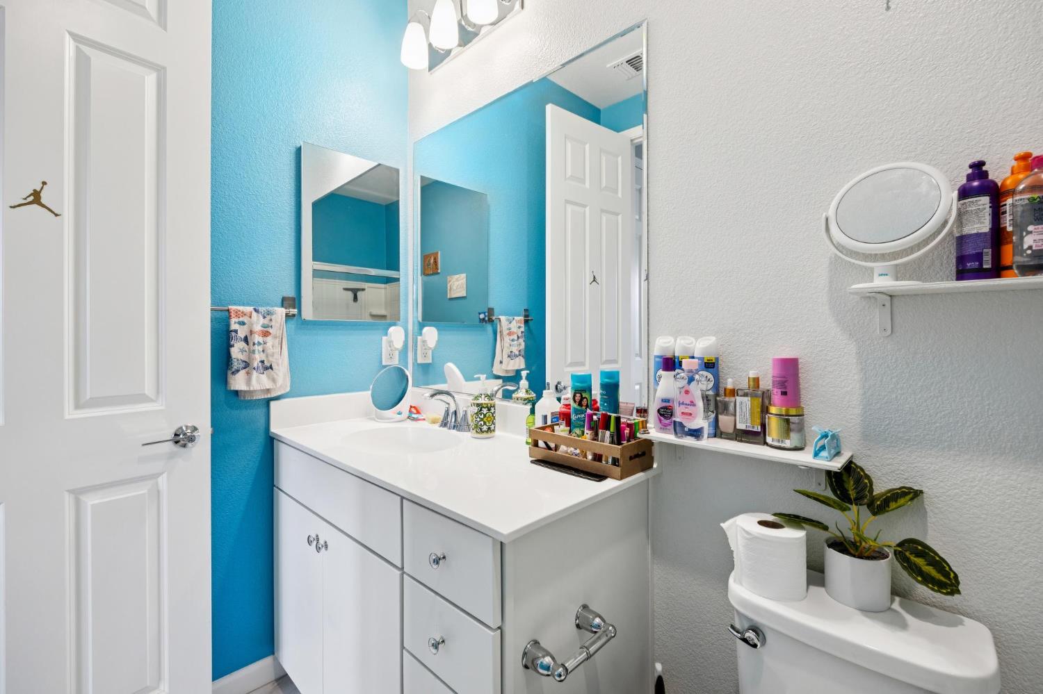 2070 Camden St, Hollister, CA 95023