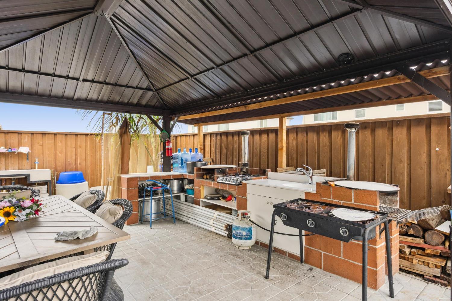 2070 Camden St, Hollister, CA 95023