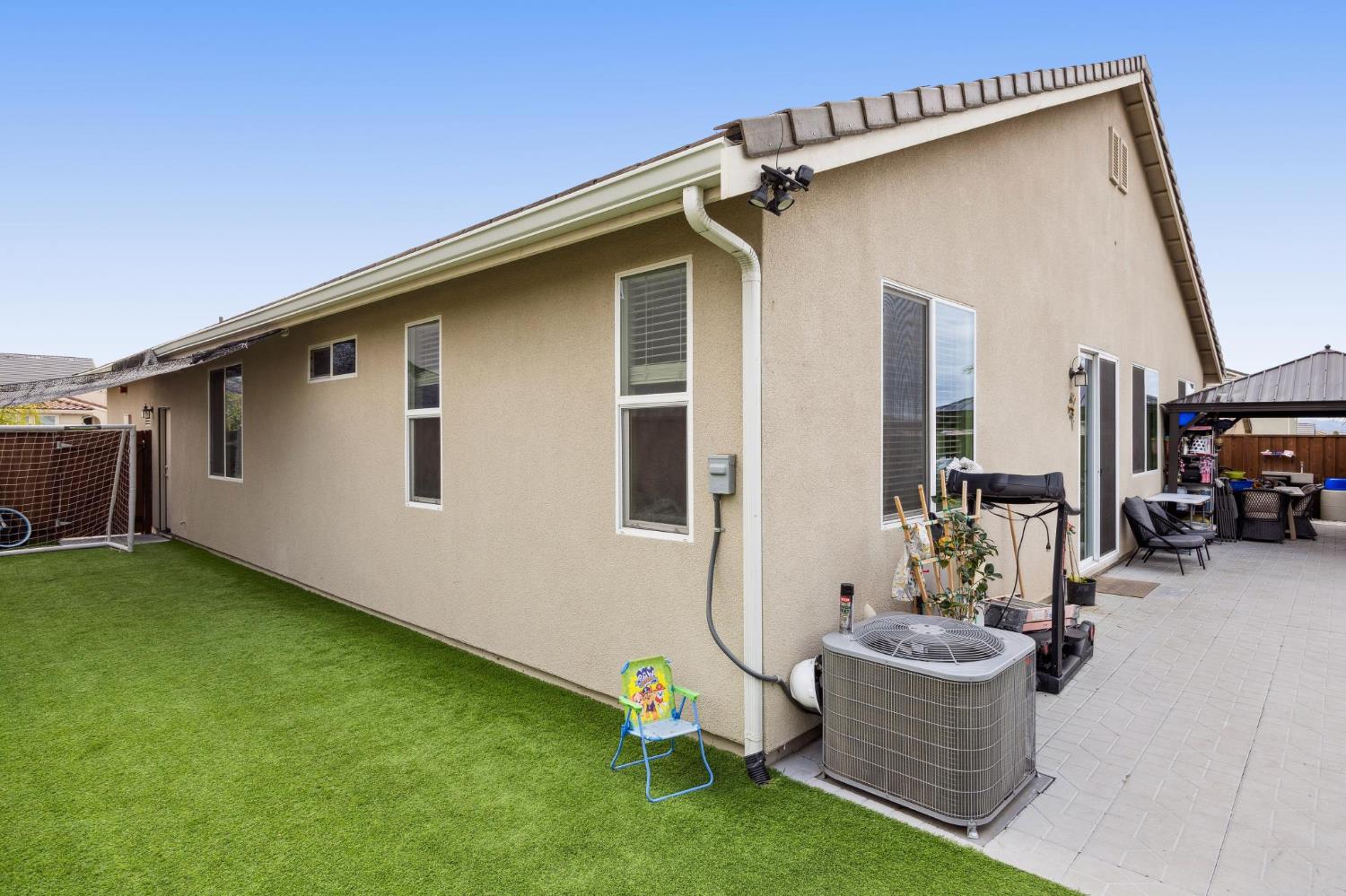 2070 Camden St, Hollister, CA 95023