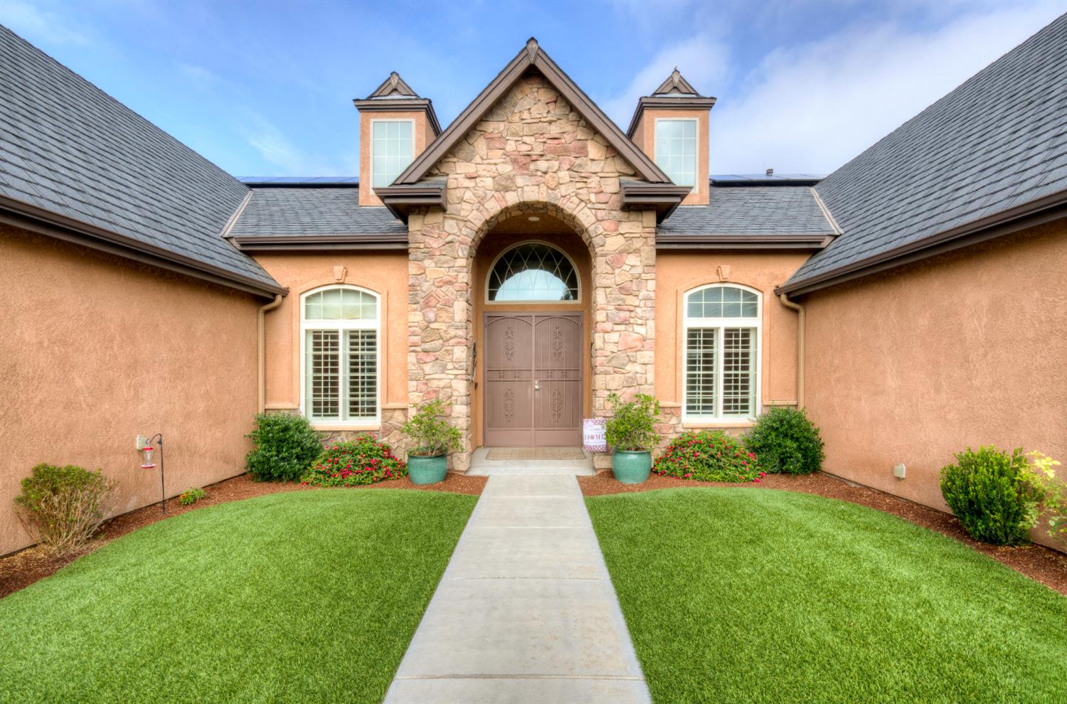 529 W Loyola Ave, Clovis, CA 93619