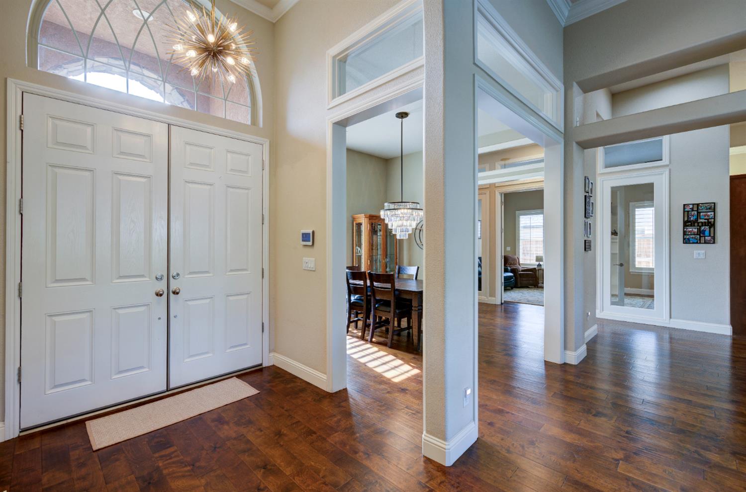 529 W Loyola Ave, Clovis, CA 93619