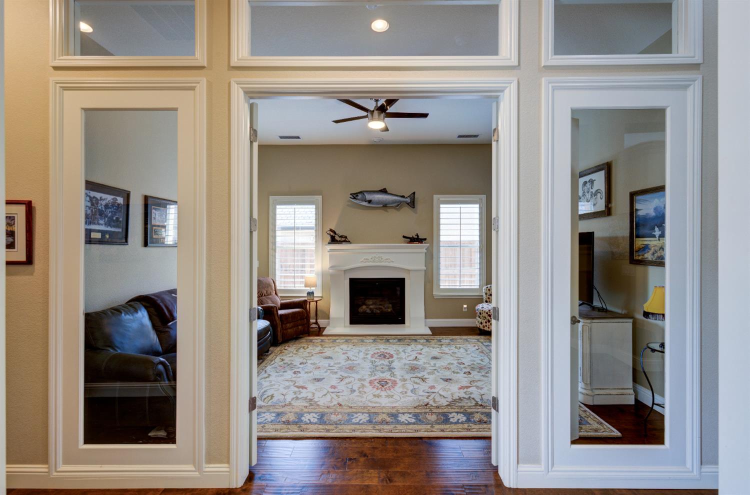 529 W Loyola Ave, Clovis, CA 93619