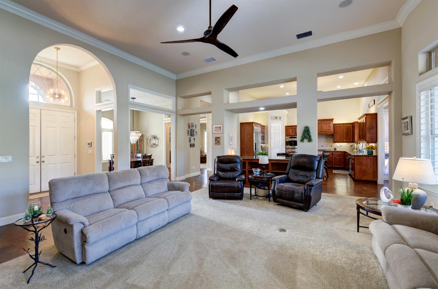 529 W Loyola Ave, Clovis, CA 93619