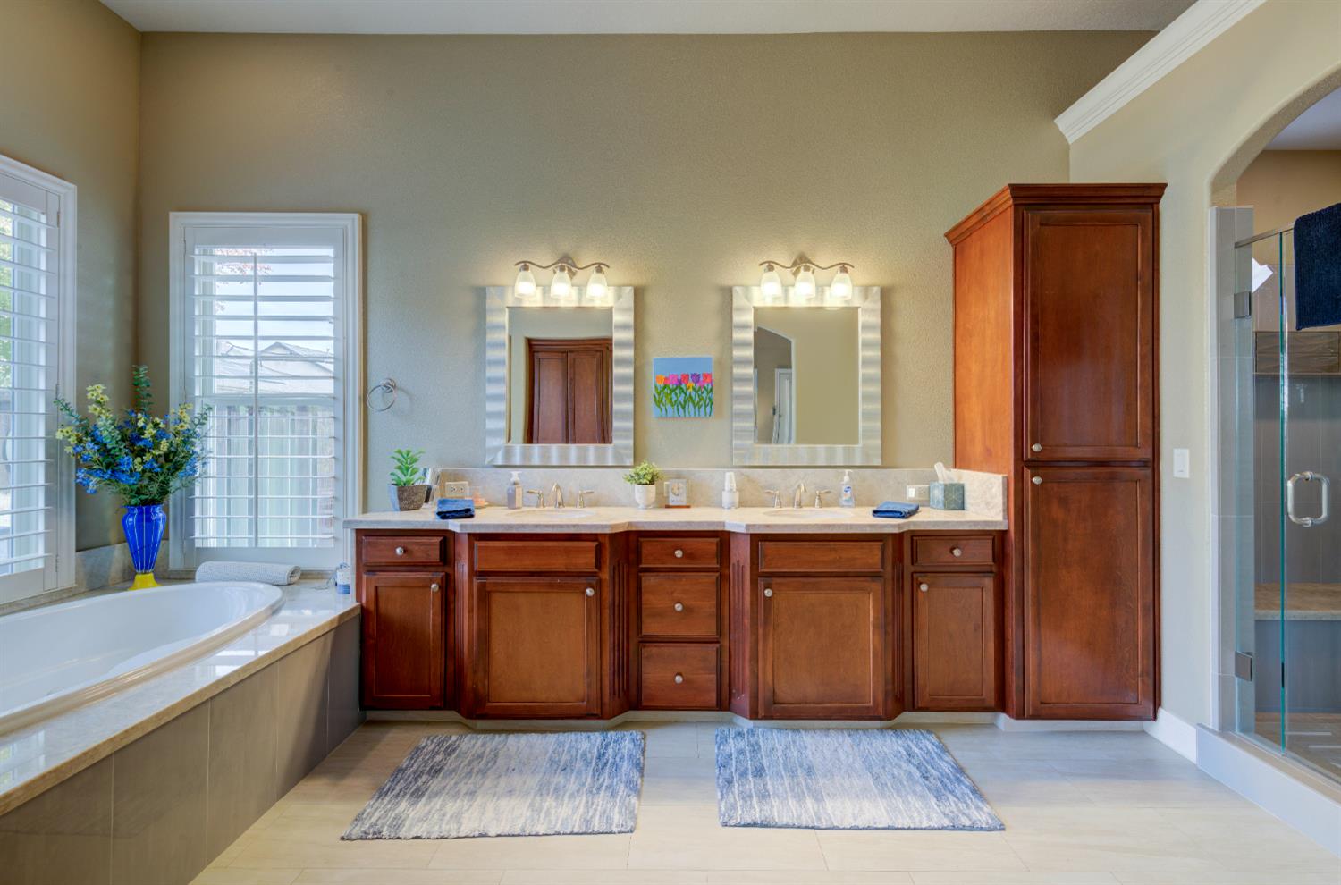 529 W Loyola Ave, Clovis, CA 93619