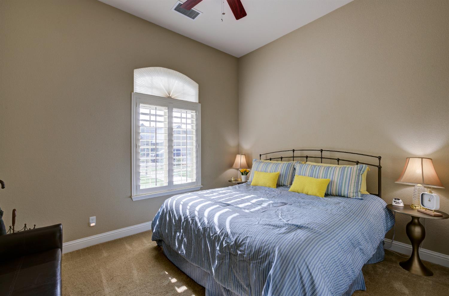 529 W Loyola Ave, Clovis, CA 93619