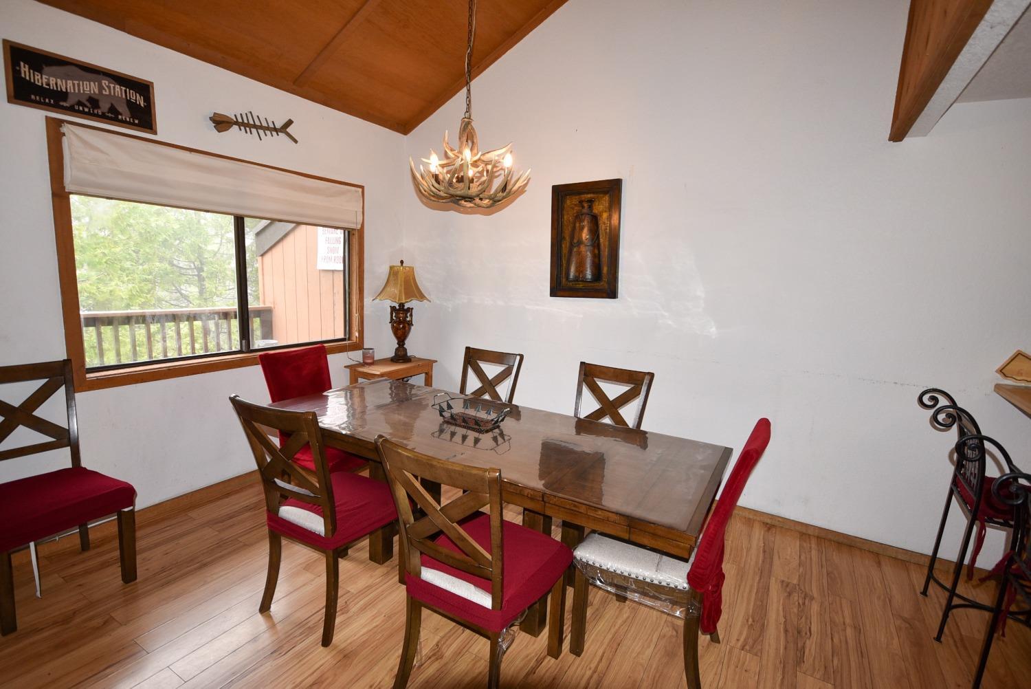 40720 Oakwoods Ln, Fresno, CA 93664