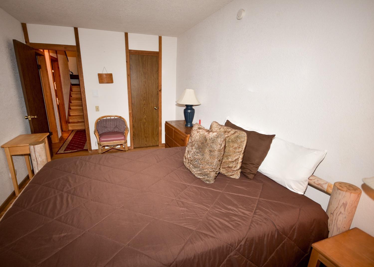 40720 Oakwoods Ln, Fresno, CA 93664