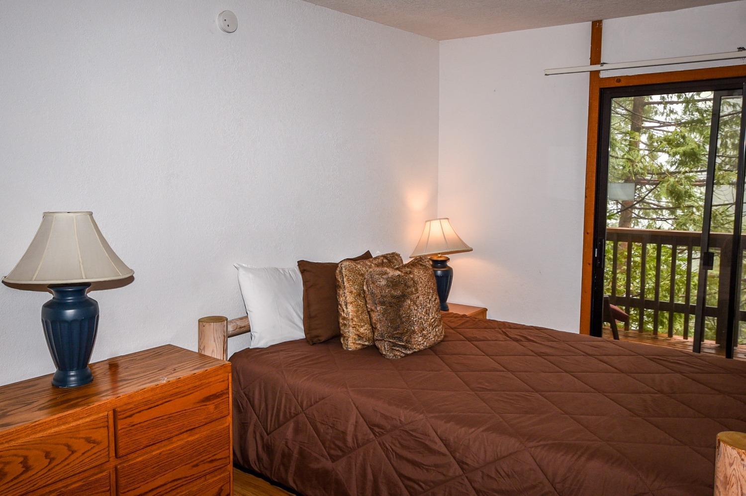 40720 Oakwoods Ln, Fresno, CA 93664