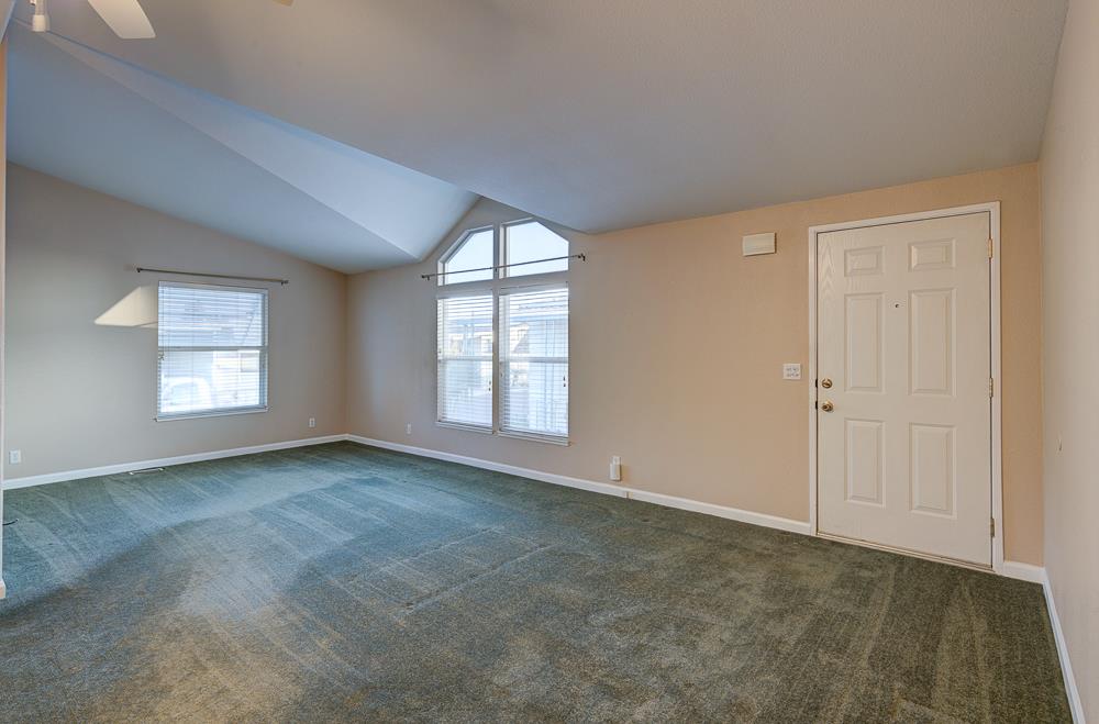 1001 Sylmar Ave #92, Clovis, CA 93612