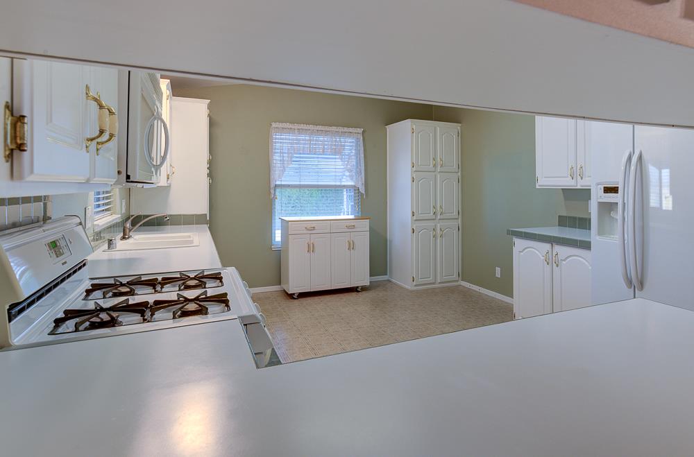 1001 Sylmar Ave #92, Clovis, CA 93612