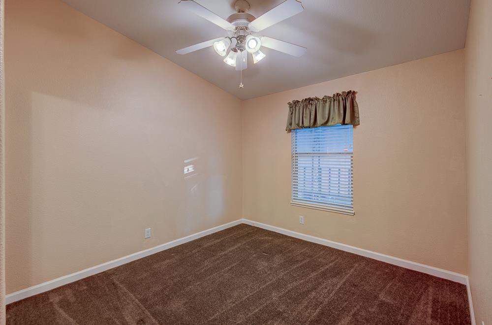 1001 Sylmar Ave #92, Clovis, CA 93612