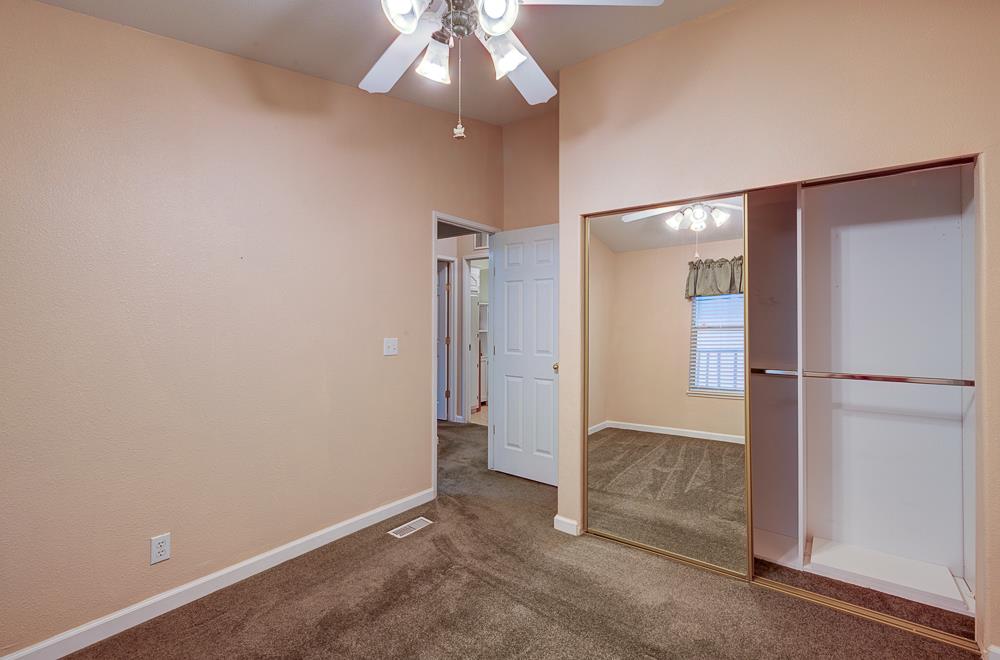 1001 Sylmar Ave #92, Clovis, CA 93612