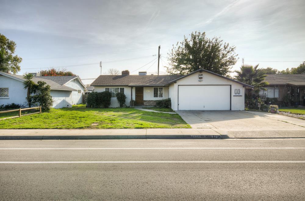 3734 E Dakota Ave, Fresno, CA 93726