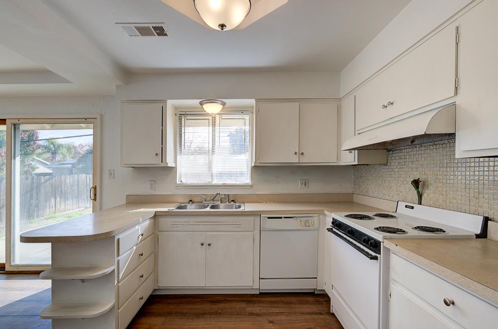 3734 E Dakota Ave, Fresno, CA 93726