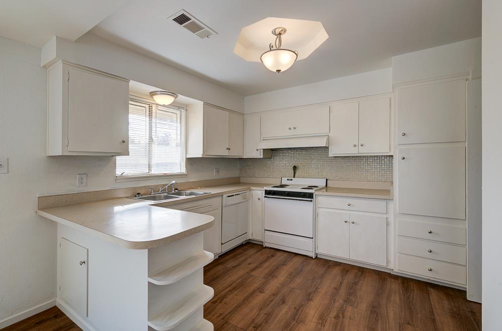 3734 E Dakota Ave, Fresno, CA 93726