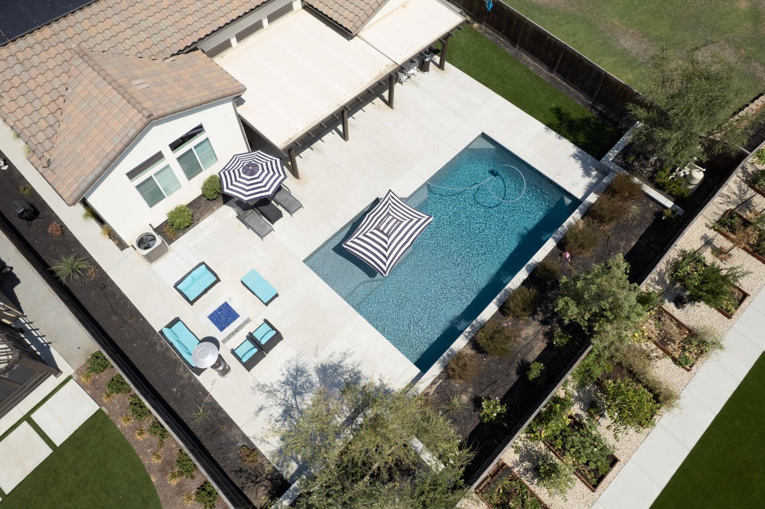 1020 Highland Rd W, Madera, CA 93636