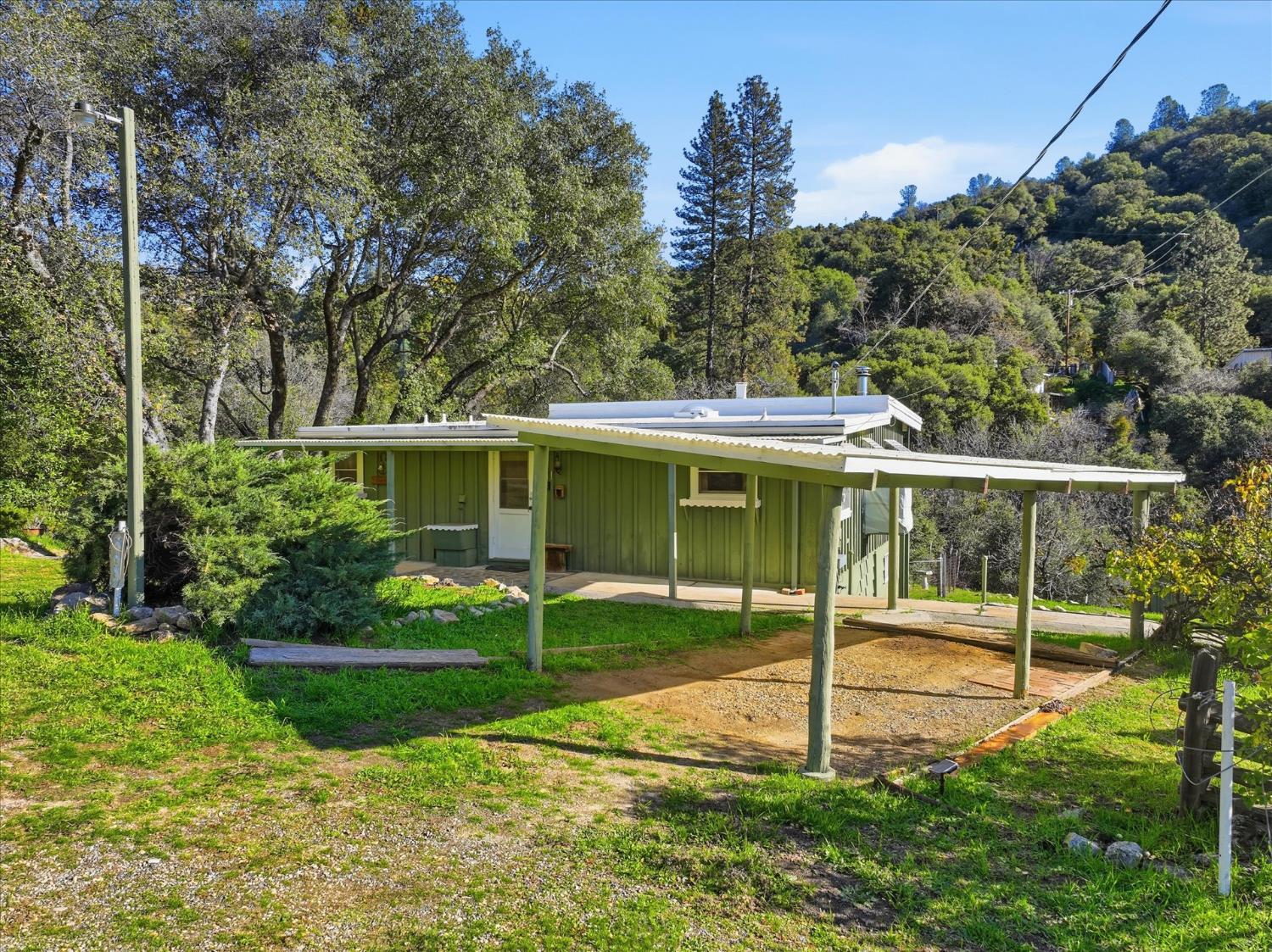 50015 Lilac Ln, Oakhurst, CA 93644
