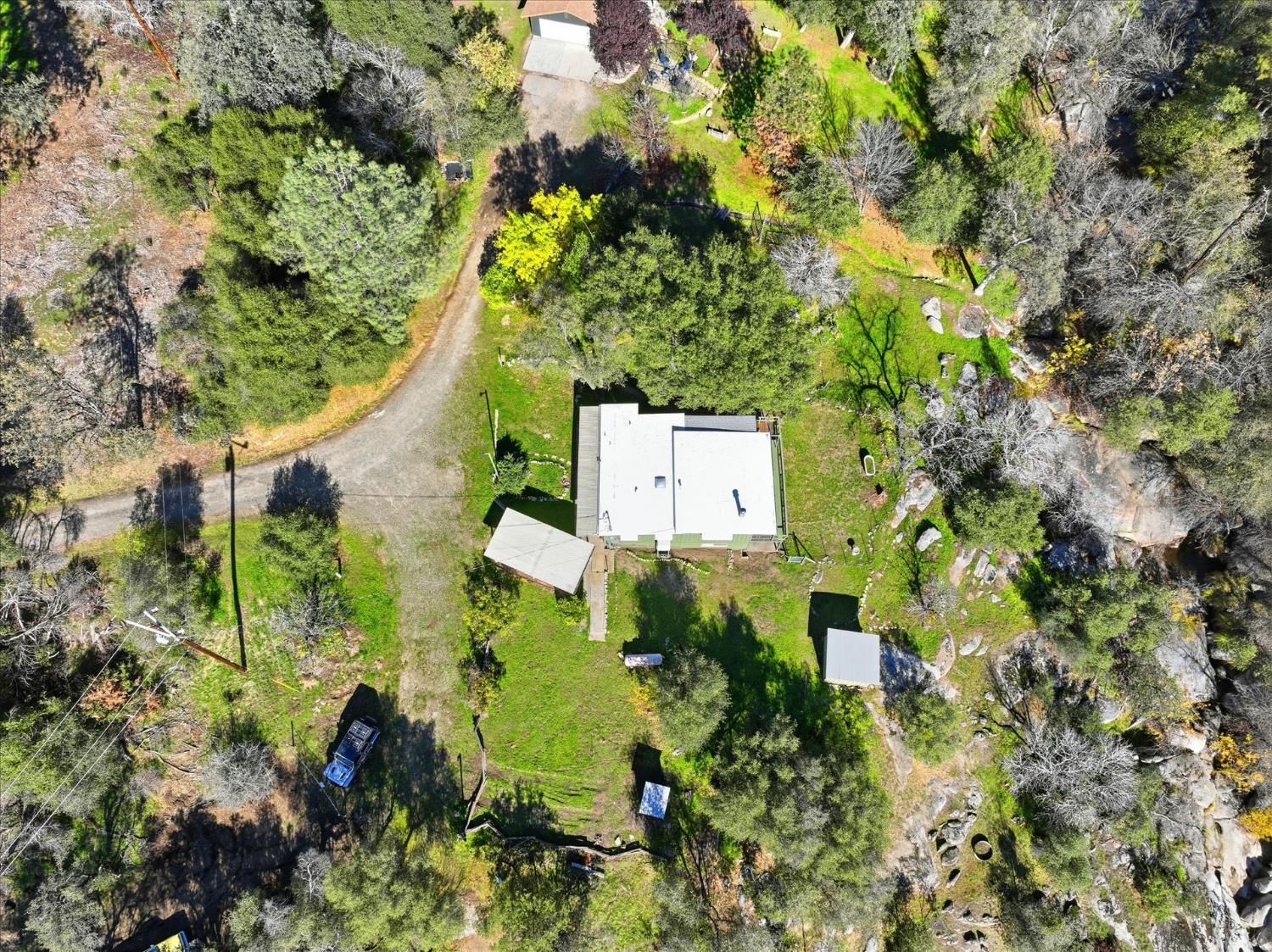 50015 Lilac Ln, Oakhurst, CA 93644