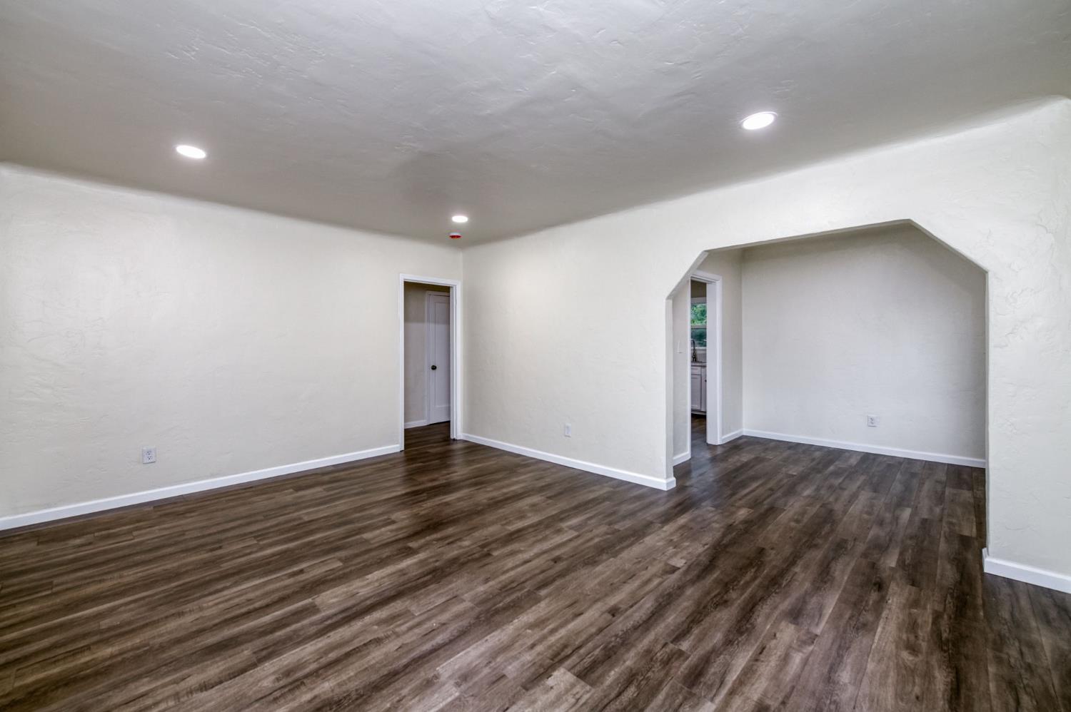 2371 S Lily Ave, Fresno, CA 93706