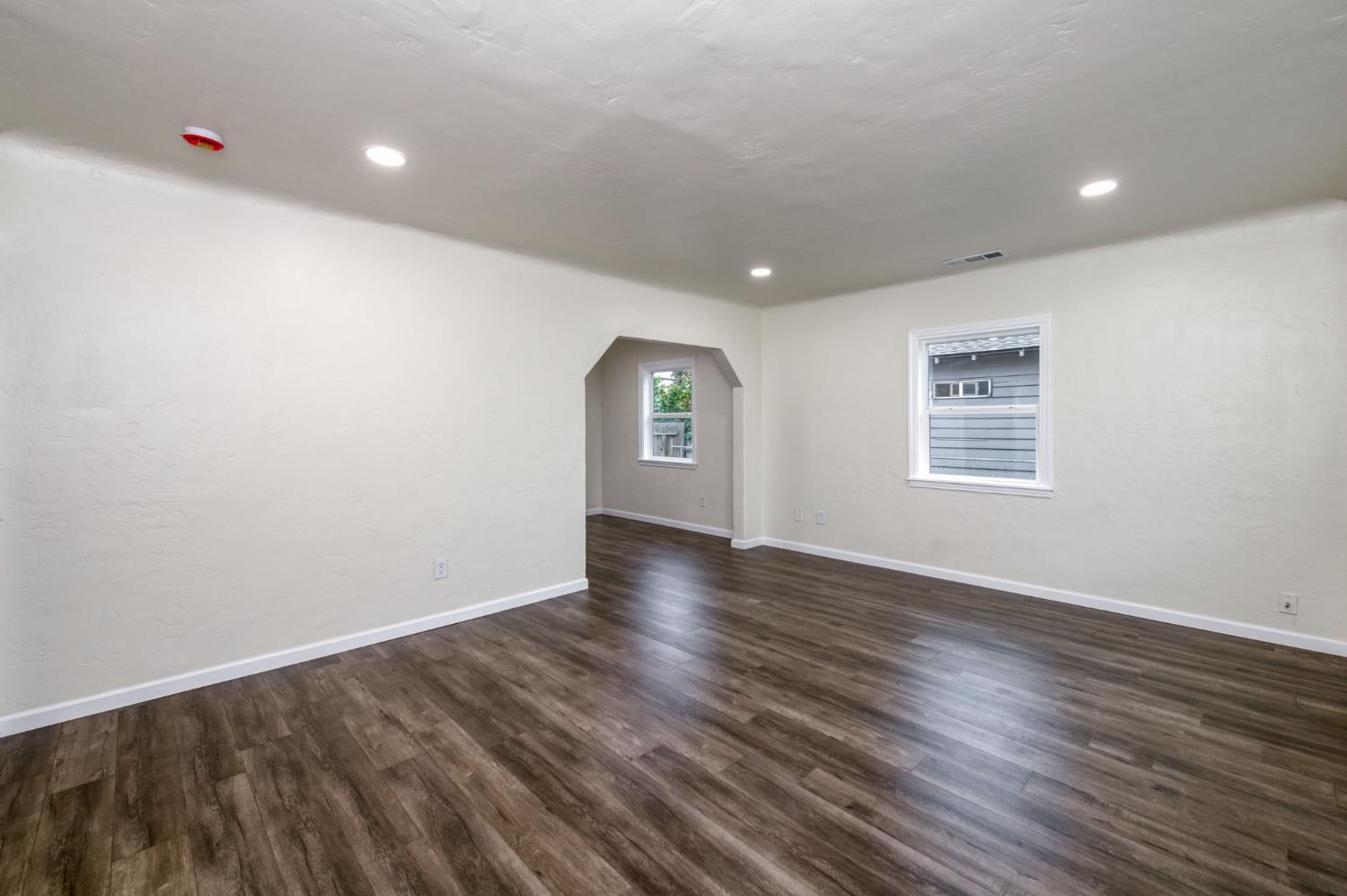 2371 S Lily Ave, Fresno, CA 93706