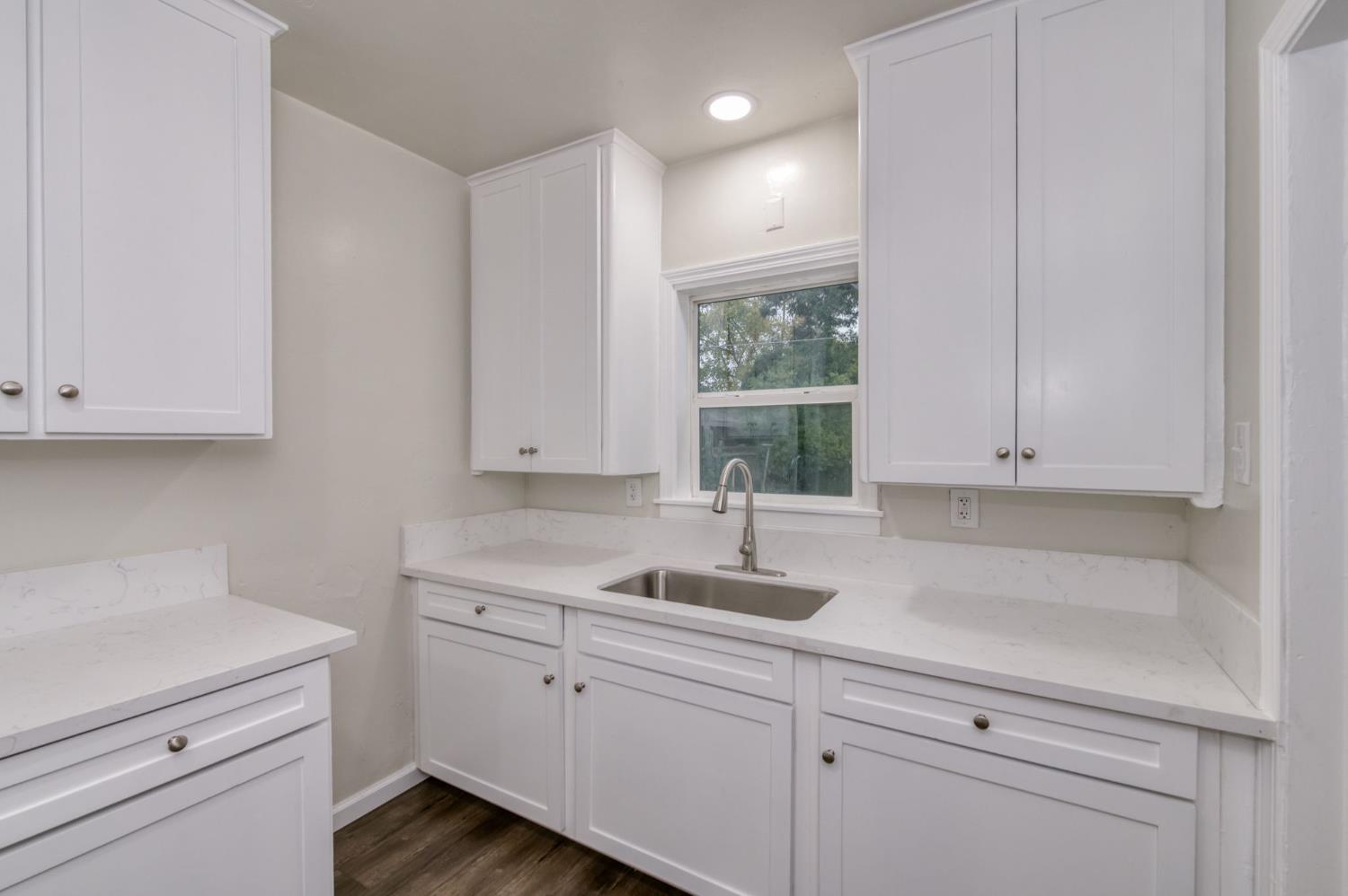 2371 S Lily Ave, Fresno, CA 93706