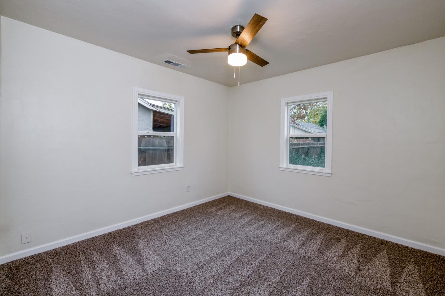 2371 S Lily Ave, Fresno, CA 93706