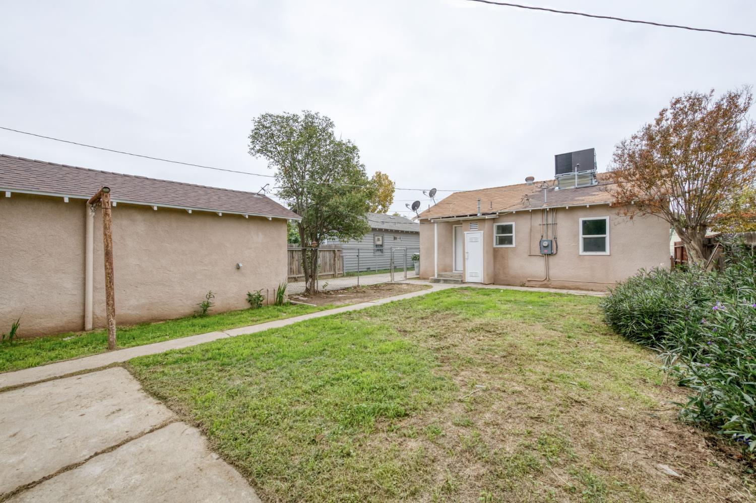 2371 S Lily Ave, Fresno, CA 93706