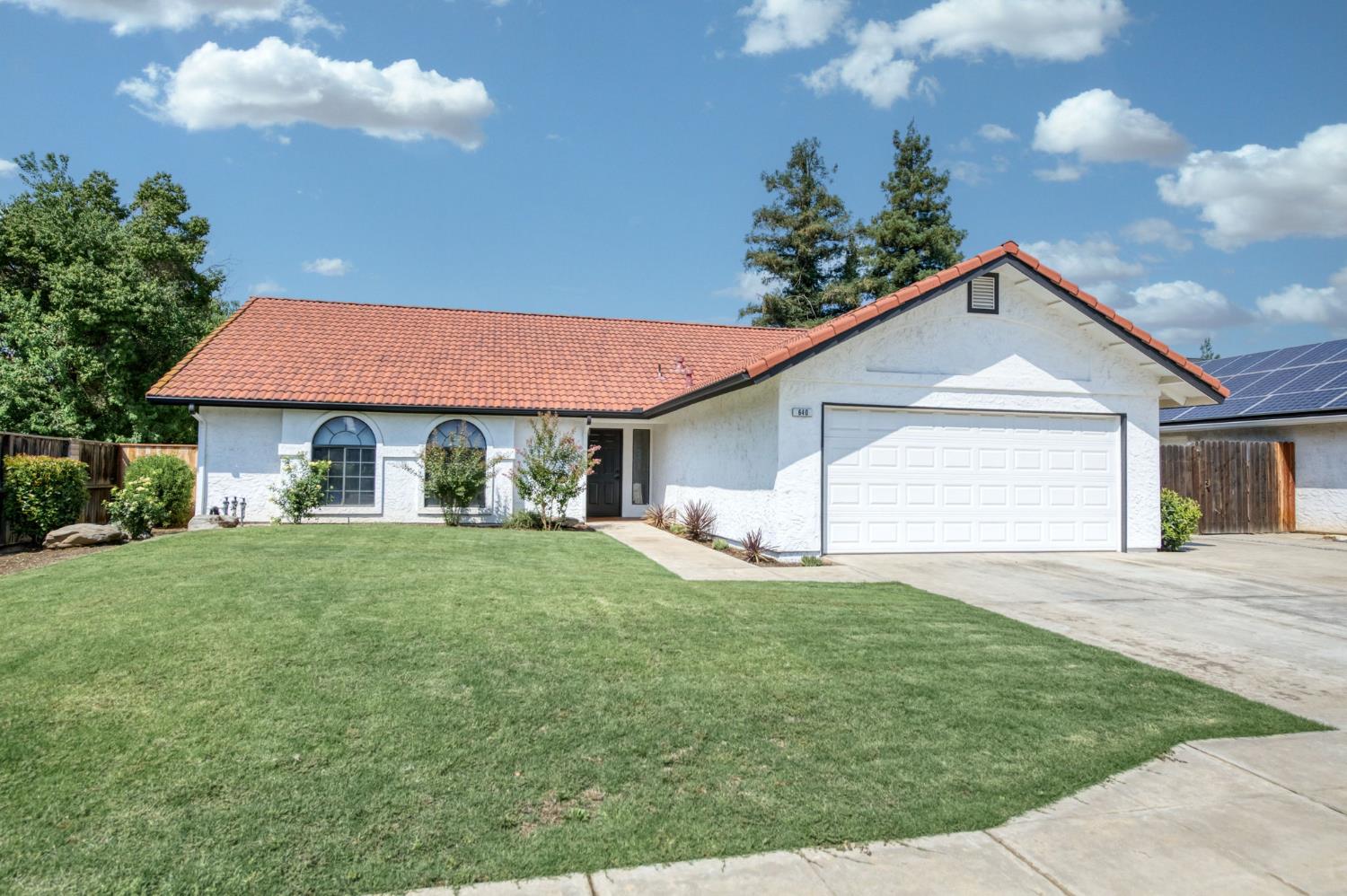 640 N Renn Ave, Clovis, CA 93611