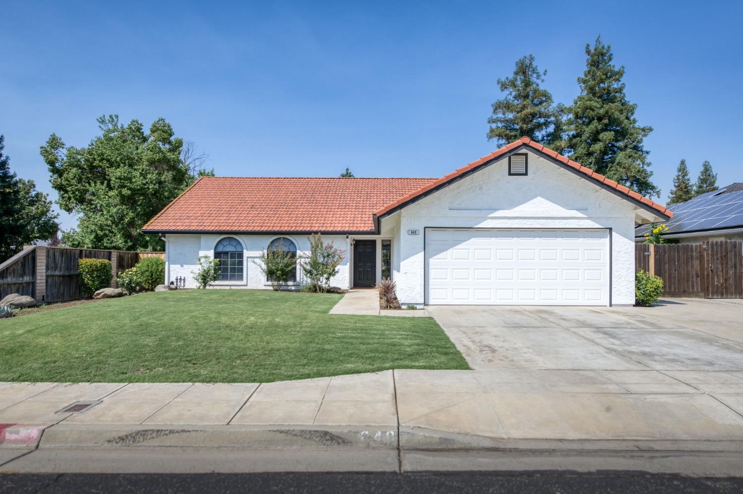 640 N Renn Ave, Clovis, CA 93611