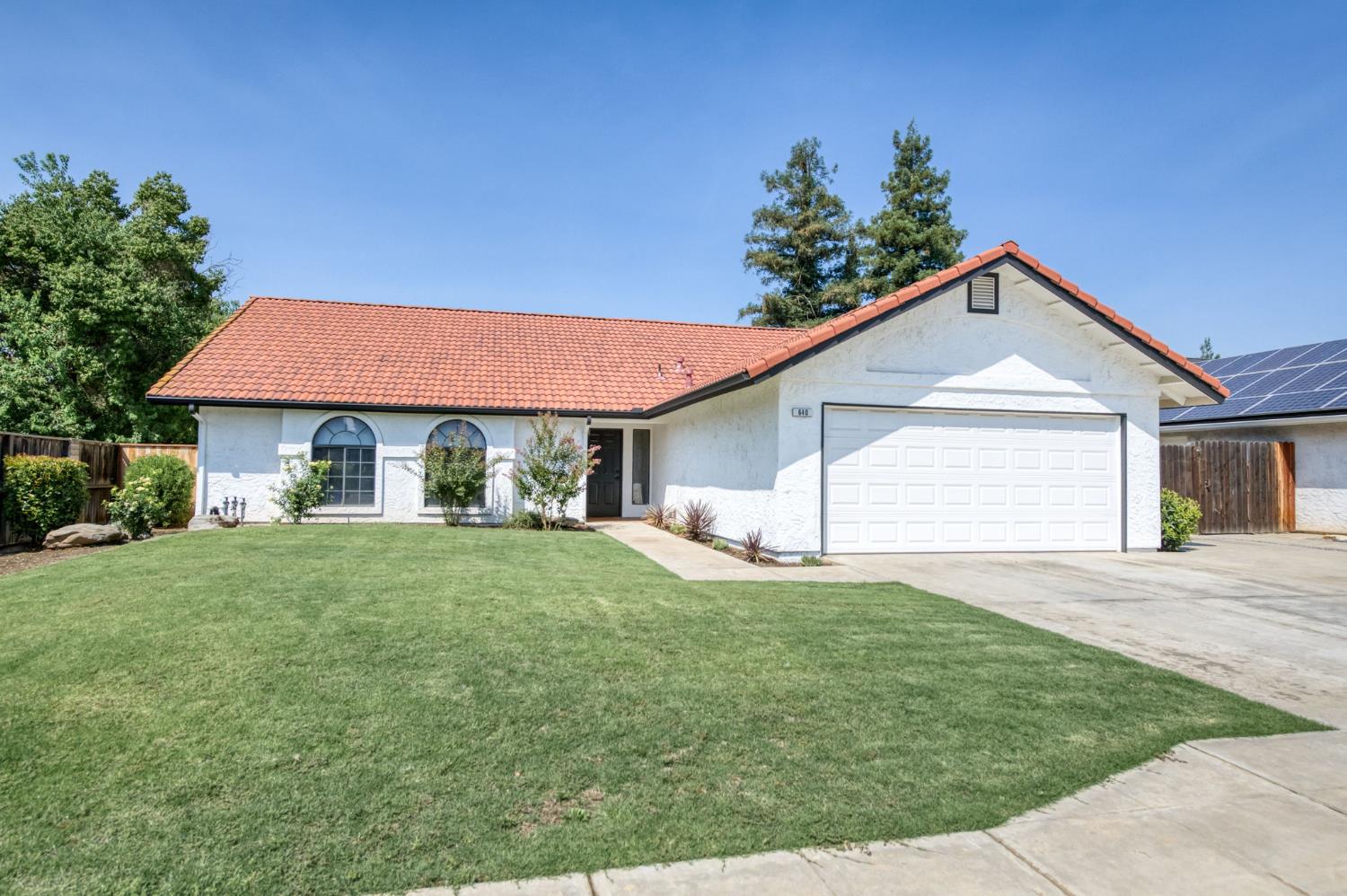 640 N Renn Ave, Clovis, CA 93611