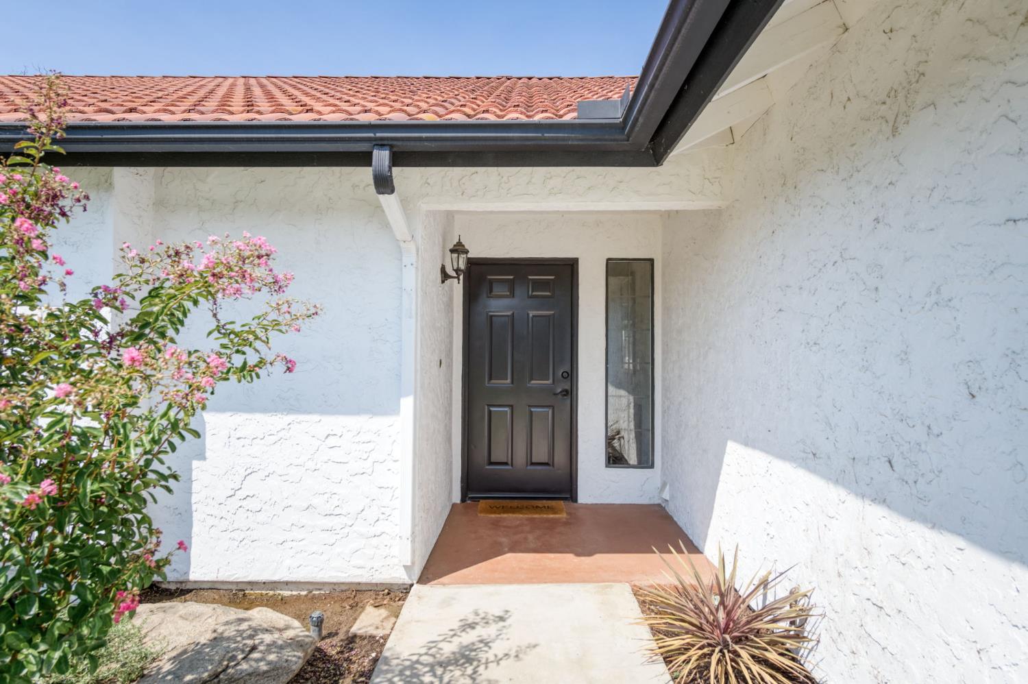 640 N Renn Ave, Clovis, CA 93611