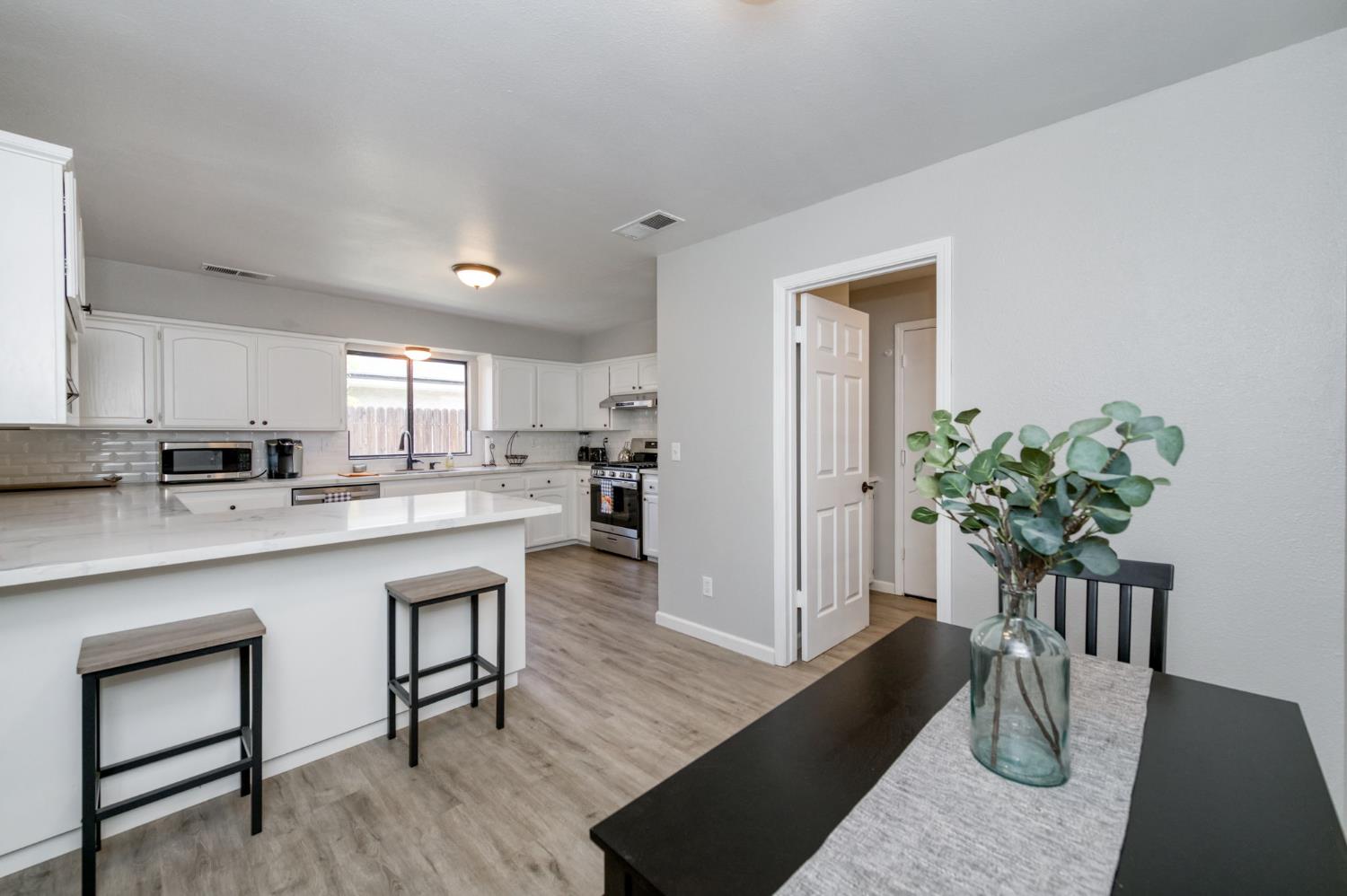 640 N Renn Ave, Clovis, CA 93611