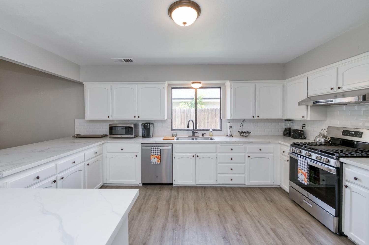 640 N Renn Ave, Clovis, CA 93611