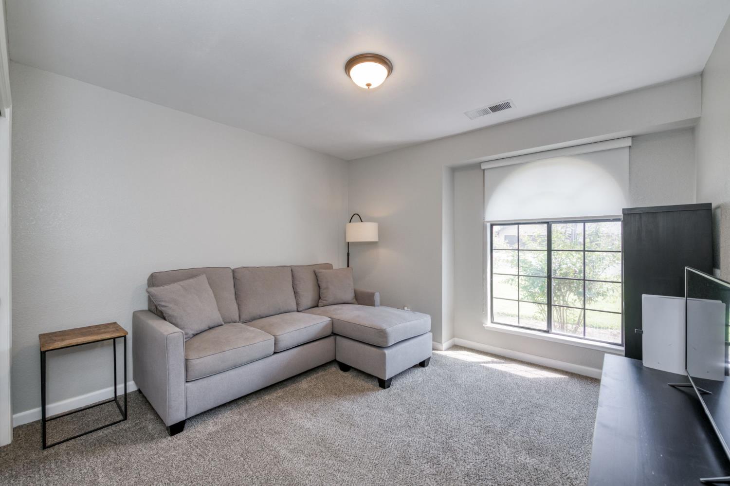 640 N Renn Ave, Clovis, CA 93611