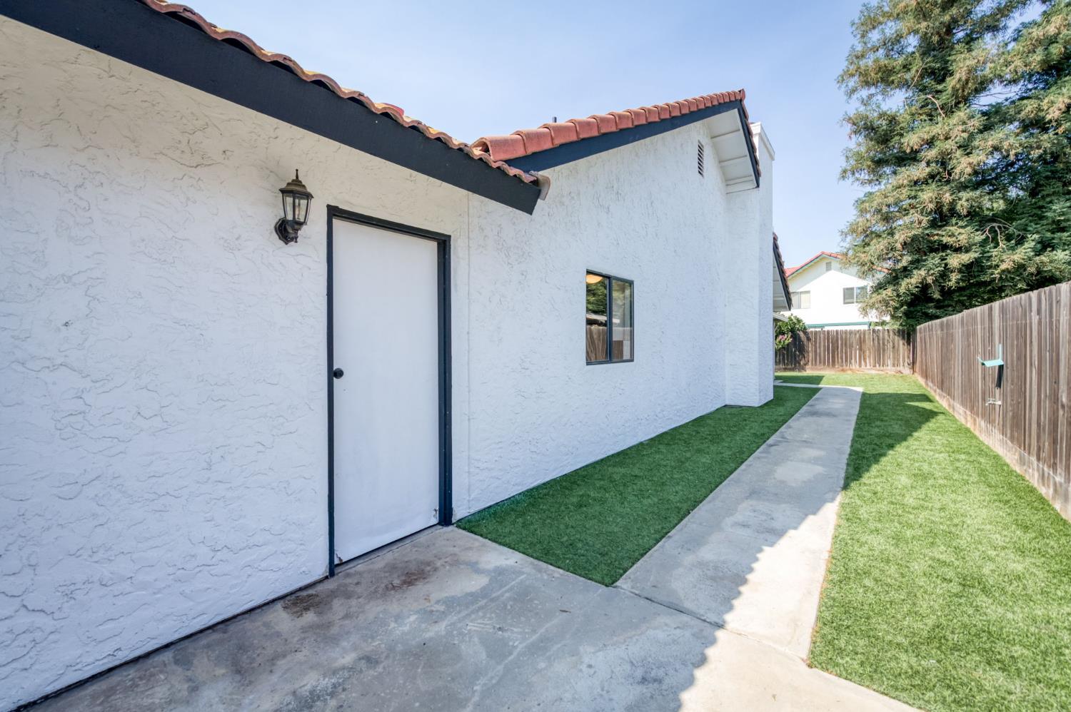 640 N Renn Ave, Clovis, CA 93611