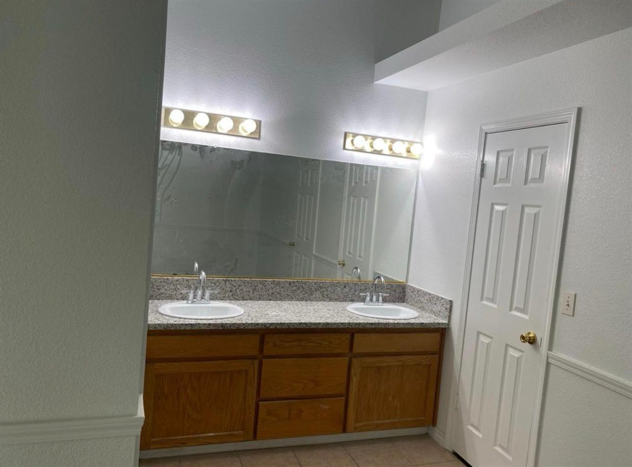 5323 W Garland Ave, Fresno, CA 93722