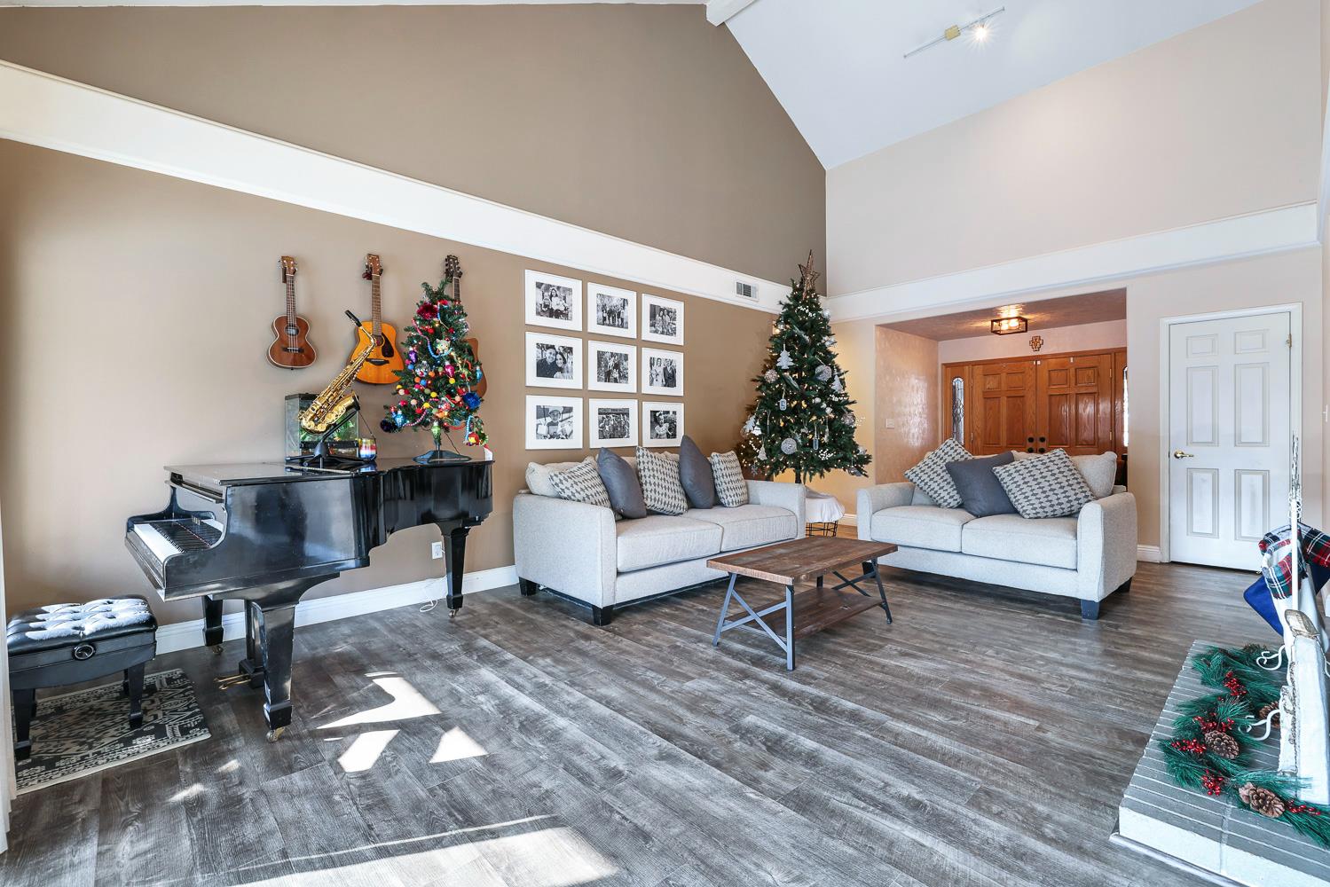 927 E Decatur Ave, Fresno, CA 93720