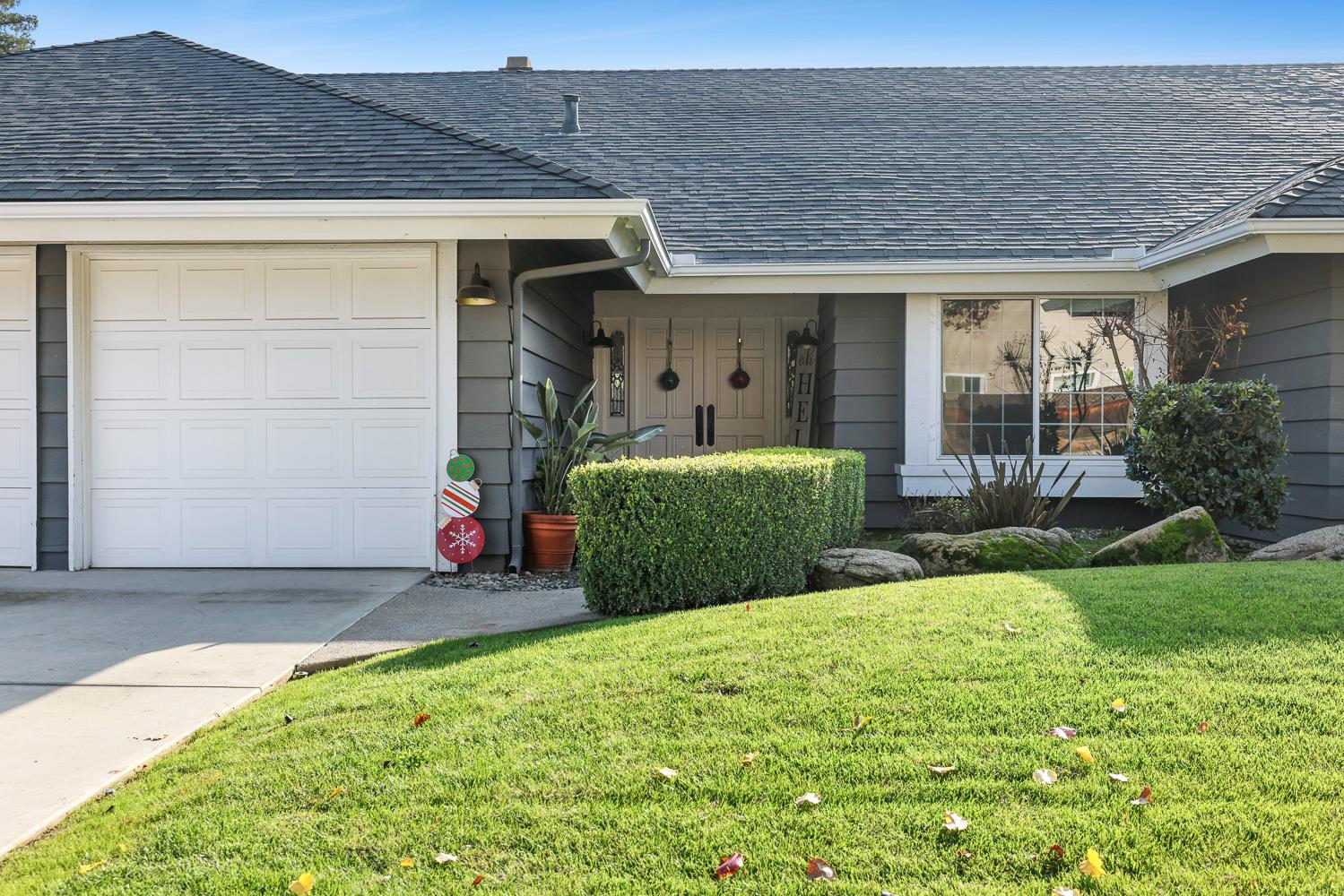 927 E Decatur Ave, Fresno, CA 93720