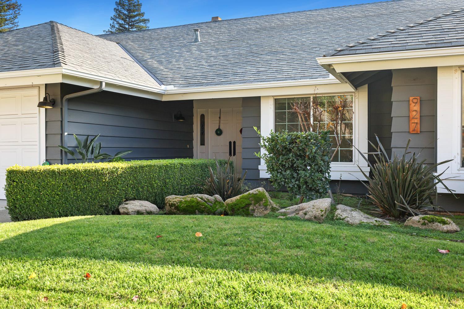 927 E Decatur Ave, Fresno, CA 93720