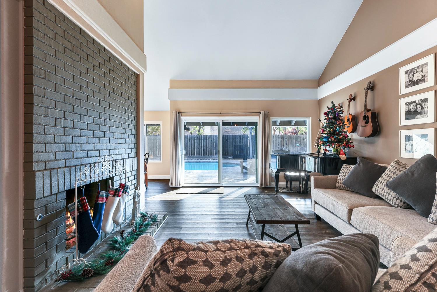 927 E Decatur Ave, Fresno, CA 93720