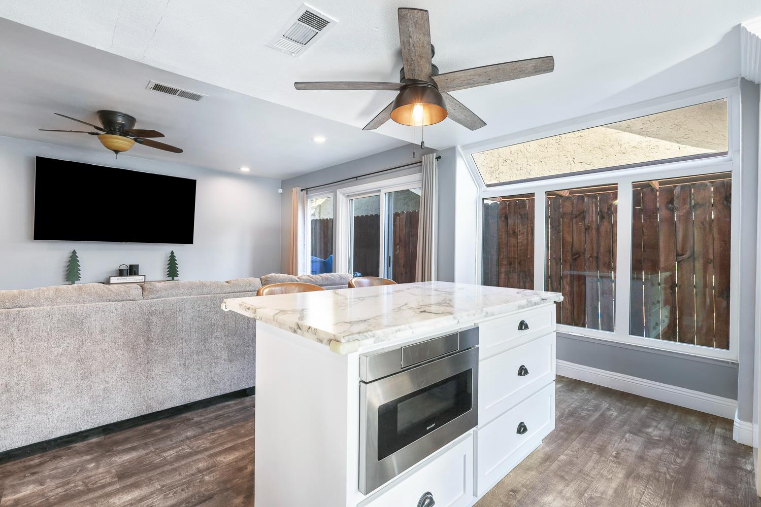 927 E Decatur Ave, Fresno, CA 93720