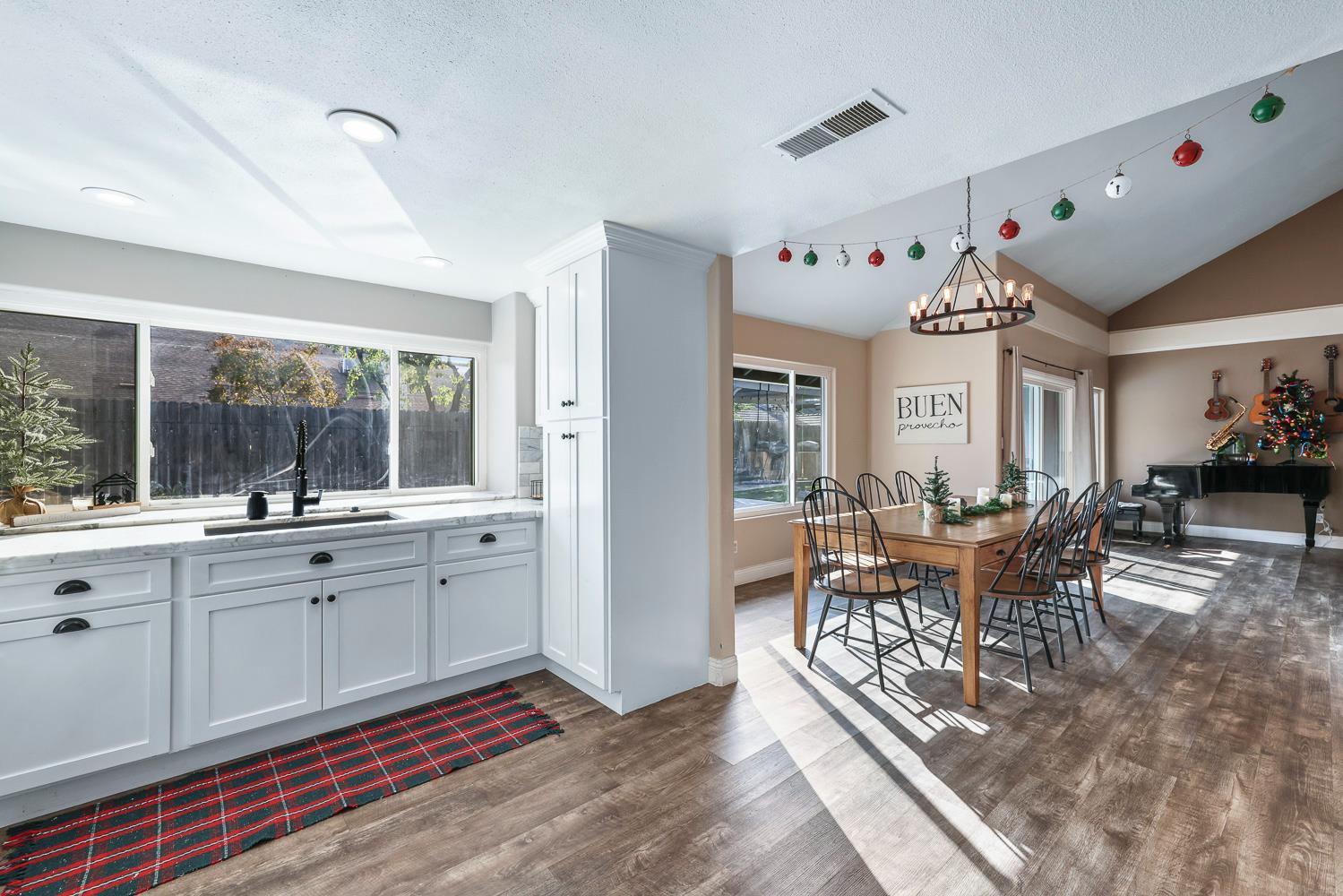 927 E Decatur Ave, Fresno, CA 93720