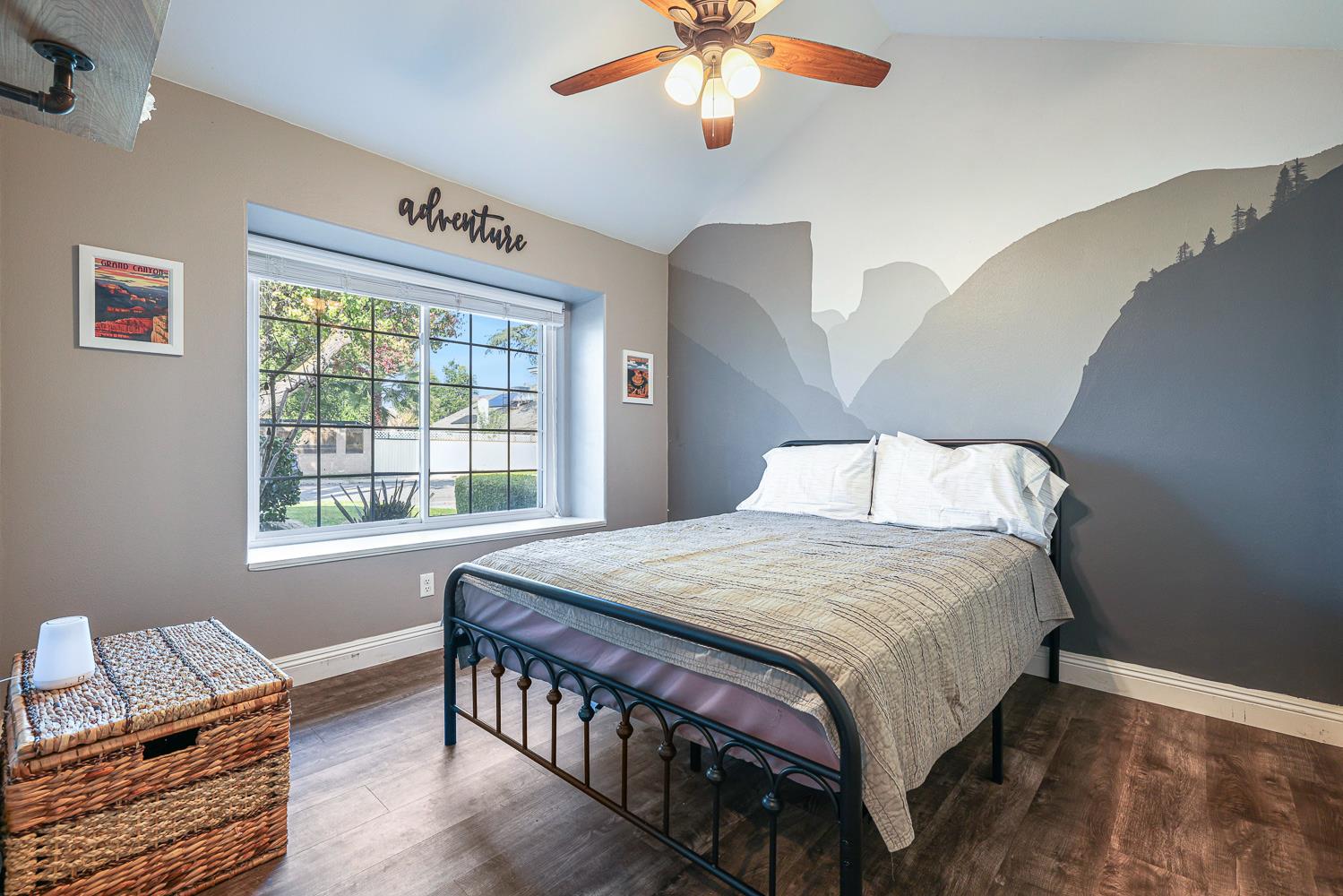 927 E Decatur Ave, Fresno, CA 93720