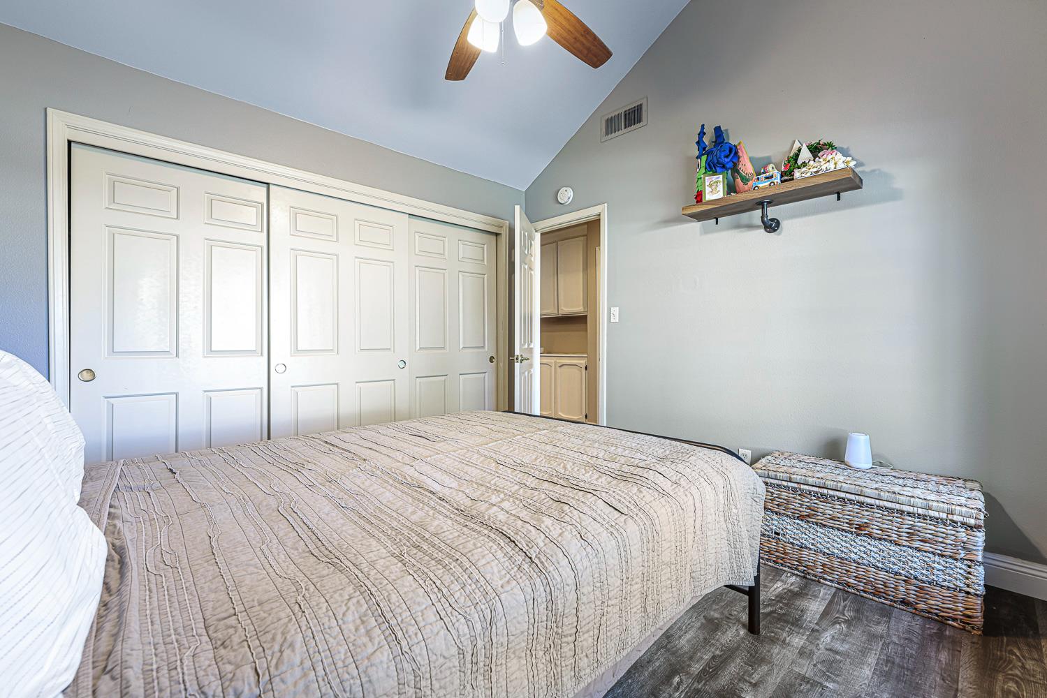 927 E Decatur Ave, Fresno, CA 93720