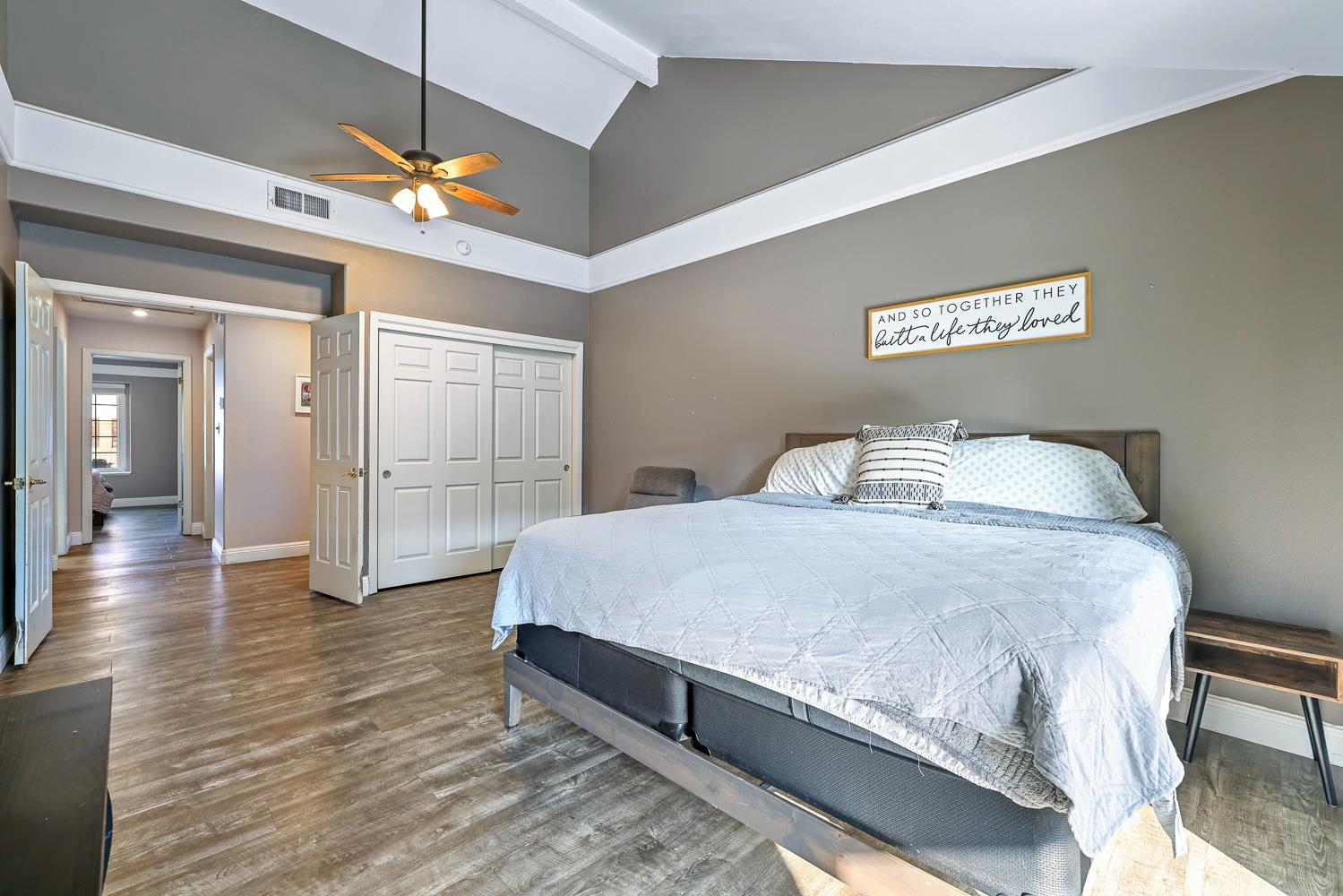 927 E Decatur Ave, Fresno, CA 93720