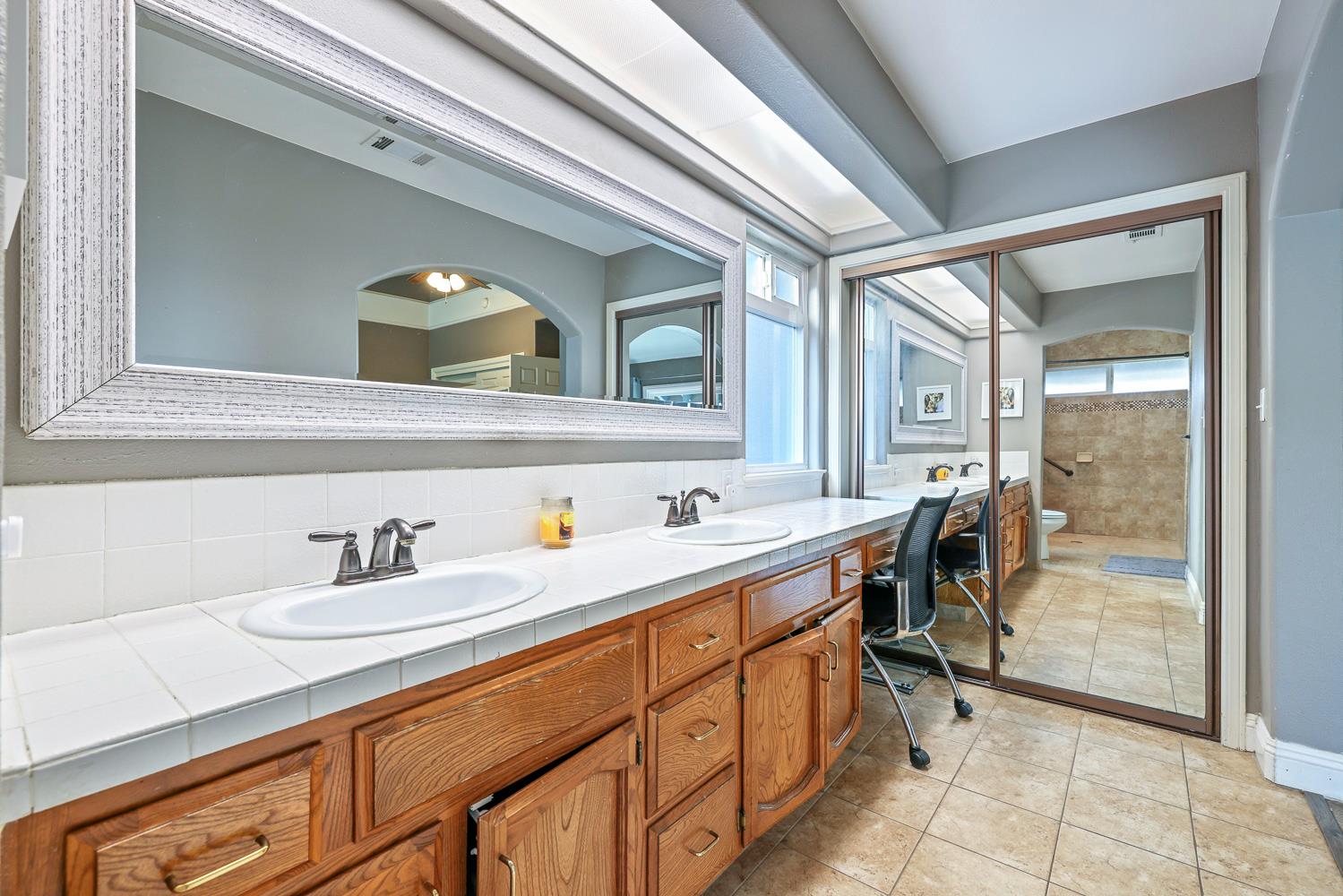 927 E Decatur Ave, Fresno, CA 93720