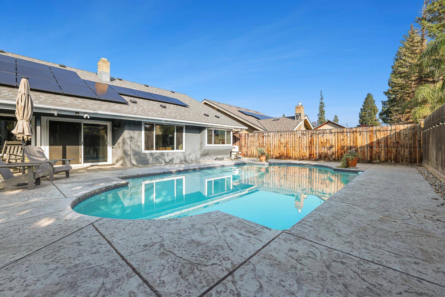 927 E Decatur Ave, Fresno, CA 93720