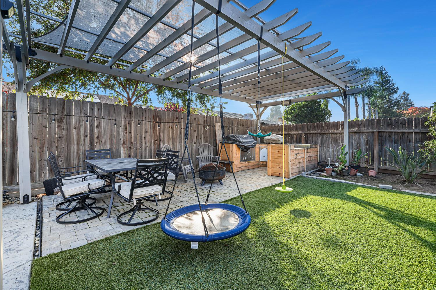 927 E Decatur Ave, Fresno, CA 93720