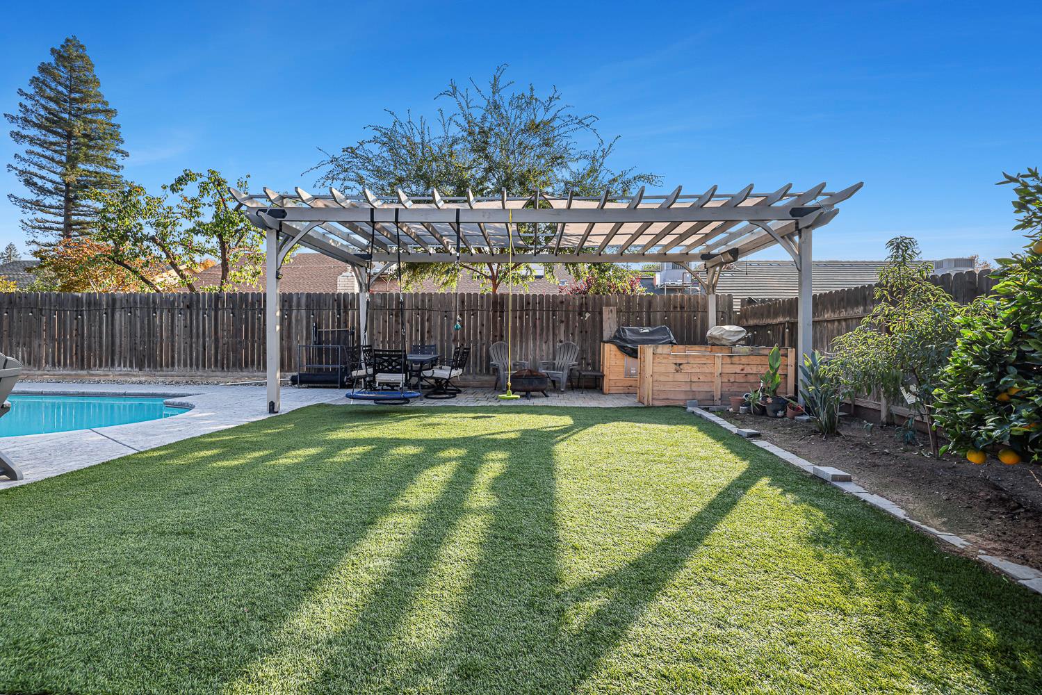 927 E Decatur Ave, Fresno, CA 93720