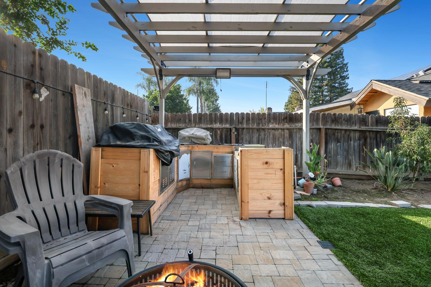 927 E Decatur Ave, Fresno, CA 93720